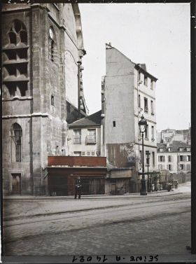 Image représentant L'église St-Nicolas-du-Chardonnet située à l'angle de la rue des Bernardins et de la rue Monge