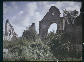 Image représentant France, Les ruines de l'Eglise