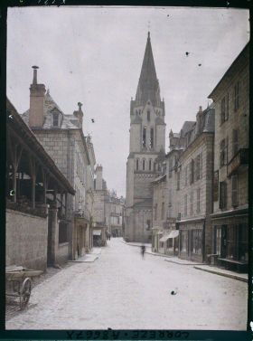 Image représentant Le clocher de l'église Saint-Martin, rue Massénat