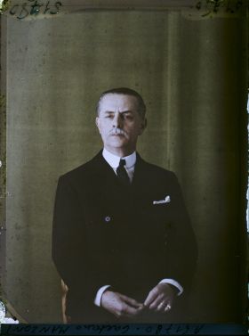 Image représentant https://musee-albert-kahn.s-museum.fr/home/NWQ2OTAwYzNmYjZlZTk1ZWQwODJmMjY4L2dlbmVyaWMtbm90aWNlLXRhYi9hdXRob3JpdHkvNjE3YTc5ZjVjZjhiODk2OGIzMzM3ZDIx/5d6900c3fb6ee95ed082f268/generic-notice-tab/authority/617a79ebcf8b8968b3337331 Monsieur Gaetano Manzoni
