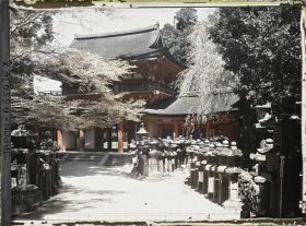 Image représentant Sanctuaire Kasuga-taisha (ou Kasuga-Jinja) : la Nandai-mon ou Nan-mon (Porte du Sud)