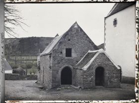 Image représentant Un bâtiment près de l'église Saint-Jean-du-Doigt