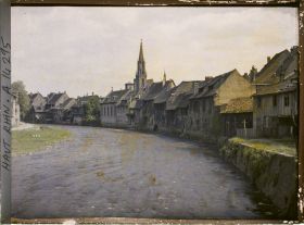 Image représentant Alsace, Thann, Les bords de la Thur, vus de la passerelle