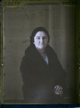 Image représentant https://musee-albert-kahn.s-museum.fr/home/NWQ2OTAwYzNmYjZlZTk1ZWQwODJmMjY4L2dlbmVyaWMtbm90aWNlLXRhYi9hdXRob3JpdHkvNjE3YTc5ZjVjZjhiODk2OGIzMzM3ZDIx/5d6900c3fb6ee95ed082f268/generic-notice-tab/authority/617a79ebcf8b8968b333728a Lady Loch