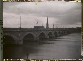 Image représentant Le pont de pierre
