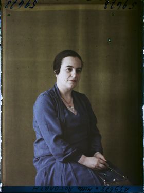 Image représentant https://musee-albert-kahn.s-museum.fr/home/NWQ2OTAwYzNmYjZlZTk1ZWQwODJmMjY4L2dlbmVyaWMtbm90aWNlLXRhYi9hdXRob3JpdHkvNjE3YTc5ZjVjZjhiODk2OGIzMzM3ZDIx/5d6900c3fb6ee95ed082f268/generic-notice-tab/authority/617a79ebcf8b8968b33376fd Mademoiselle Margarete Rothbarth