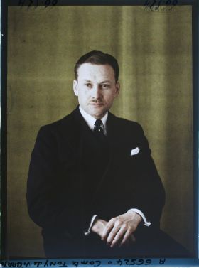 Image représentant https://musee-albert-kahn.s-museum.fr/home/NWQ2OTAwYzNmYjZlZTk1ZWQwODJmMjY4L2dlbmVyaWMtbm90aWNlLXRhYi9hdXRob3JpdHkvNjE3YTc5ZjVjZjhiODk2OGIzMzM3ZDIx/5d6900c3fb6ee95ed082f268/generic-notice-tab/authority/617a79ebcf8b8968b33379da Le Comte Tony de Vibraye