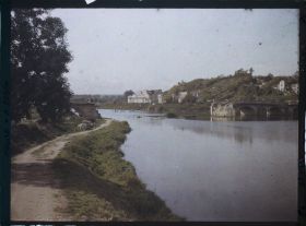 Image représentant France, St Mihiel, Fort du Camp des Romains : La Meuse rue vers L'amont