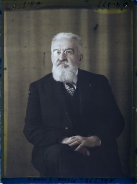 Image représentant https://musee-albert-kahn.s-museum.fr/home/NWQ2OTAwYzNmYjZlZTk1ZWQwODJmMjY4L2dlbmVyaWMtbm90aWNlLXRhYi9hdXRob3JpdHkvNjE3YTc5ZjVjZjhiODk2OGIzMzM3ZDIx/5d6900c3fb6ee95ed082f268/generic-notice-tab/authority/617a79ebcf8b8968b3336c88 Monsieur Pierre Emery