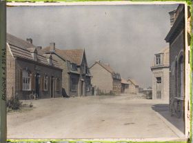 Image représentant Belgique, Kortewelde, Une rue reconstruite