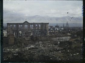 Image représentant Turquie, Alacheir, Ecole incendiée et Vue Générale vers le Nord