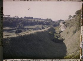 Image représentant Les fossés ouest et le paysage environnant le château
