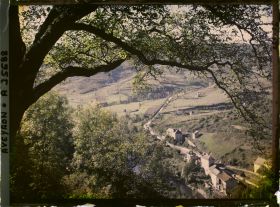 Image représentant Paysage vu vers la route de Villefranche vue prise du sentier menant au Château