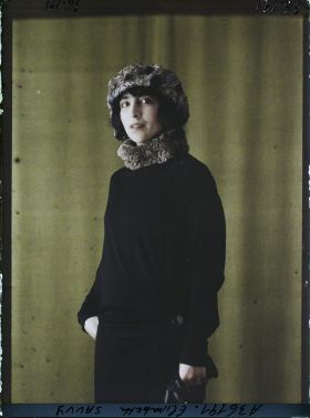 Image représentant https://musee-albert-kahn.s-museum.fr/home/NWQ2OTAwYzNmYjZlZTk1ZWQwODJmMjY4L2dlbmVyaWMtbm90aWNlLXRhYi9hdXRob3JpdHkvNjE3YTc5ZjVjZjhiODk2OGIzMzM3ZDIx/5d6900c3fb6ee95ed082f268/generic-notice-tab/authority/617a79eacf8b8968b3336515 Madame Elisabeth Sauvy