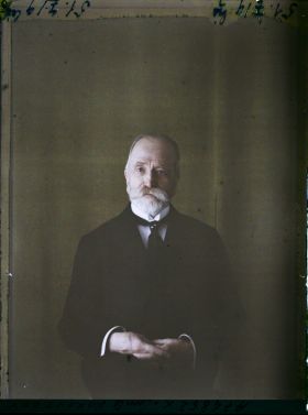 Image représentant Le comte  https://musee-albert-kahn.s-museum.fr/home/NWQ2OTAwYzNmYjZlZTk1ZWQwODJmMjY4L2dlbmVyaWMtbm90aWNlLXRhYi9hdXRob3JpdHkvNjE3YTc5ZjVjZjhiODk2OGIzMzM3ZDIx/5d6900c3fb6ee95ed082f268/generic-notice-tab/authority/617a79ebcf8b8968b3337087 Vladimir Kokovtzoff