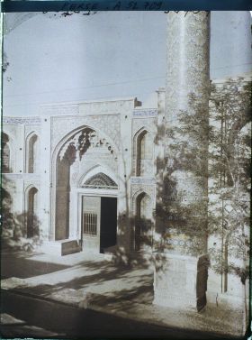 Image représentant La porte de la mosquée Sepahsalar (Madreseh e Motahari)
