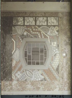 Image représentant L'Exposition des arts décoratifs, Mosaïque de la Classe VII, Galeries de la section française, entre la Tour de Champagne et la Tour de Paris