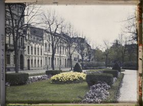 Image représentant Prusse, Crefeld, Une vue sur la promenade de la Gare