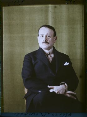 Image représentant https://musee-albert-kahn.s-museum.fr/home/NWQ2OTAwYzNmYjZlZTk1ZWQwODJmMjY4L2dlbmVyaWMtbm90aWNlLXRhYi9hdXRob3JpdHkvNjE3YTc5ZjVjZjhiODk2OGIzMzM3ZDIx/5d6900c3fb6ee95ed082f268/generic-notice-tab/authority/617a79ebcf8b8968b3336c6e Monsieur Juan Pablo Echagüe