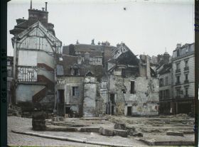 Image représentant France, Compiègne, Ruines Rue Jeanne d'Arc