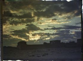 Image représentant La ville moderne au lever du soleil