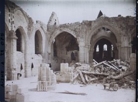 Image représentant France, Coucy-le-Château, Intérieur de l'Eglise