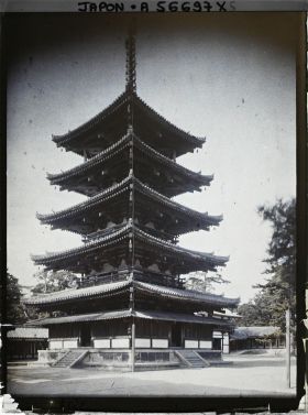 Image représentant Temple Hôryû-ji : la pagode (Gojunotô - pagode à cinq étages)