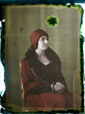 Image représentant https://musee-albert-kahn.s-museum.fr/home/NWQ2OTAwYzNmYjZlZTk1ZWQwODJmMjY4L2dlbmVyaWMtbm90aWNlLXRhYi9hdXRob3JpdHkvNjE3YTc5ZjVjZjhiODk2OGIzMzM3ZDIx/5d6900c3fb6ee95ed082f268/generic-notice-tab/authority/617a79ebcf8b8968b3337c11 Mademoiselle Duval de Laguierce