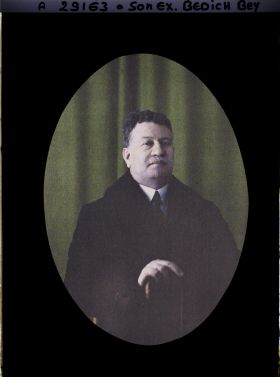 Image représentant Son excellence  https://musee-albert-kahn.s-museum.fr/home/NWQ2OTAwYzNmYjZlZTk1ZWQwODJmMjY4L2dlbmVyaWMtbm90aWNlLXRhYi9hdXRob3JpdHkvNjE3YTc5ZjVjZjhiODk2OGIzMzM3ZDIx/5d6900c3fb6ee95ed082f268/generic-notice-tab/authority/617a79ebcf8b8968b3336812 Bedich Bey