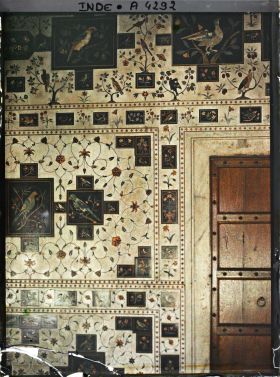 Image représentant Décor mural de la loge du trône impérial dans la salle des audiences publiques (Diwan-i-Am) du fort Rouge (Lal Qila)