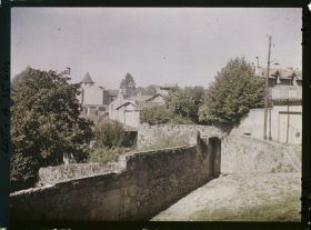 Image représentant France, Figeac, Aux abords de l'Eglise