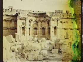 Image représentant Vestiges de la Grande Cour, dite Cour de l'Autel, du Temple de Jupiter Héliopolitain