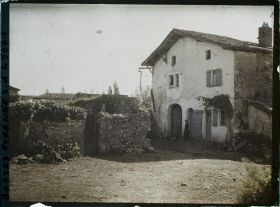 Image représentant France, Guiche, Fermes aux alentours du Château