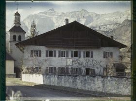 Image représentant France Les Alpes, Vallée de Chamonix ; Vieille Maison du Village datant de 1809