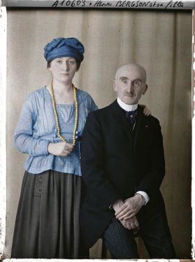 Image représentant https://musee-albert-kahn.s-museum.fr/home/NWQ2OTAwYzNmYjZlZTk1ZWQwODJmMjY4L2dlbmVyaWMtbm90aWNlLXRhYi9hdXRob3JpdHkvNjE3YTc5ZjVjZjhiODk2OGIzMzM3ZDIx/5d6900c3fb6ee95ed082f268/generic-notice-tab/authority/617a79eacf8b8968b3336582 Monsieur Henri Bergson et sa fille  https://musee-albert-kahn.s-museum.fr/home/NWQ2OTAwYzNmYjZlZTk1ZWQwODJmMjY4L2dlbmVyaWMtbm90aWNlLXRhYi9hdXRob3JpdHkvNjE3YTc5ZjVjZjhiODk2OGIzMzM3ZDIx/5d6900c3fb6ee95ed082f268/generic-notice-tab/authority/617a79ebcf8b8968b333688f Jeanne Bergson
