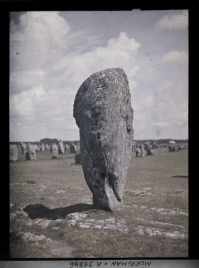 Image représentant Un grand menhir