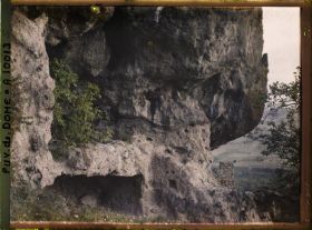 Image représentant France, Perrier, Grottes du Perrier, Entrée d'une maison