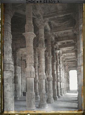 Image représentant La mosquée Adhai Din Ka Jhompra (début XIIIe siècle)