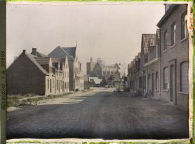 Image représentant Belgique, Zonnebeke, Une vue vers l'Eglise
