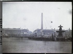 Image représentant La place de la Concorde décorée pour les fêtes de la Victoire des 13 et 14 juillet