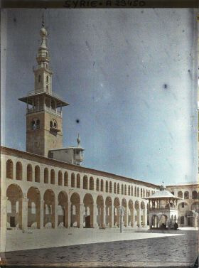 Image représentant Le minaret El Arous (ou minaret de la Fiancée) de la façade nord vue depuis la cour intérieure de la mosquée des Omeyades