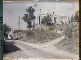 Image représentant France, Missy s/ Aisne, Entrée du Village et Eglise