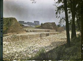 Image représentant La démolition des fortifications à la porte d'Auteuil ?