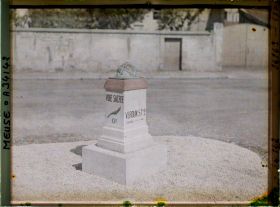 Image représentant France, Bar-le-Duc, La 1ère borne et la Voie Sacrée