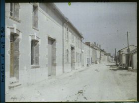 Image représentant France, Beine près Reims, Une rue du Village