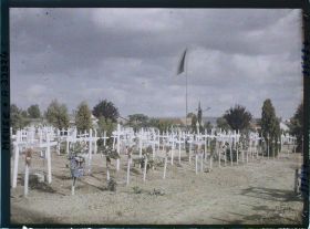 Image représentant France, Verdun, Vue d'ensemble ou Cimetière, vue vers le Cimetière Civil