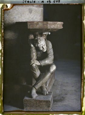 Image représentant Bénitier dans la basilique Sainte Anastasie