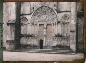 Image représentant France, St Emilion, Porte de l'Eglise Collégiale