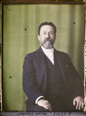 Image représentant Monsieur  https://musee-albert-kahn.s-museum.fr/home/NWQ2OTAwYzNmYjZlZTk1ZWQwODJmMjY4L2dlbmVyaWMtbm90aWNlLXRhYi9hdXRob3JpdHkvNjE3YTc5ZjVjZjhiODk2OGIzMzM3ZDIx/5d6900c3fb6ee95ed082f268/generic-notice-tab/authority/617a79ebcf8b8968b33377d8 Marcel Sembat