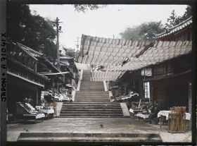Image représentant Allée des bazars aux abords du sanctuaire Kasuga-jinja